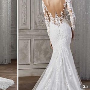 BRAND NEW WEDDING DRESS ! NEVER WORN !